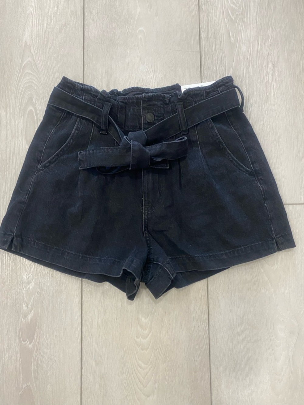 American Eagle Outfitters High-Rise Paperbag Shorts - Black